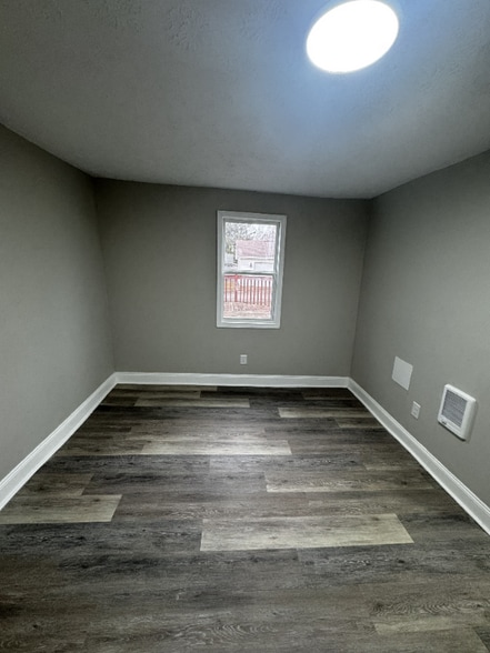 Building Photo - 164 Miami Rd