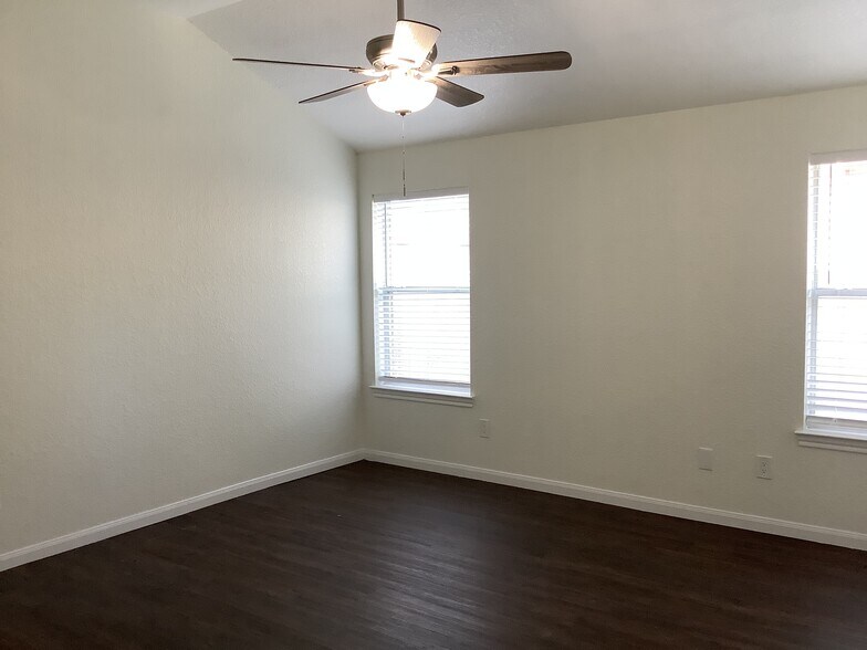 Building Photo - 3709 Breckenridge Dr