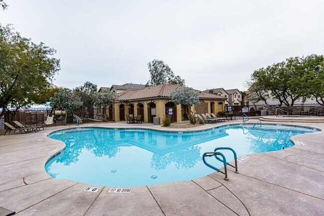 Building Photo - 4 Bedroom home located in Mountain's Edge