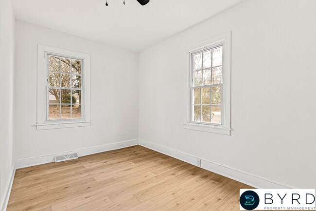 Building Photo - 2958 Winston Churchill Dr