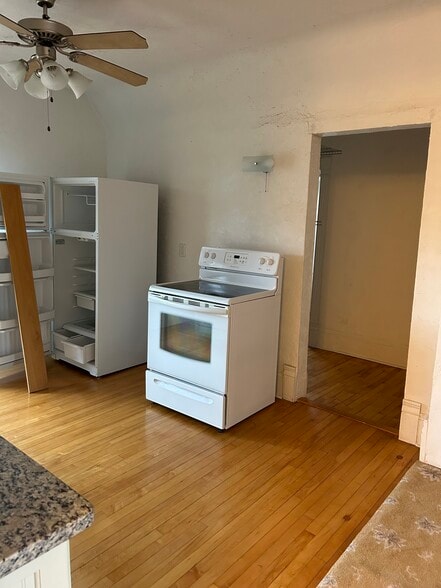 Building Photo - 417 Nicolet Blvd