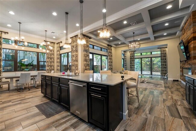 Building Photo - 8376 Via Vittoria Way