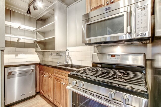 Building Photo - HARV1432