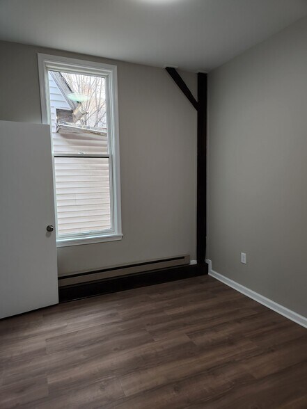 Building Photo - 61 W Oakland Ave