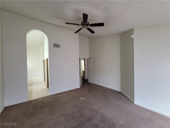 Building Photo - 372 Rushing Creek Ct
