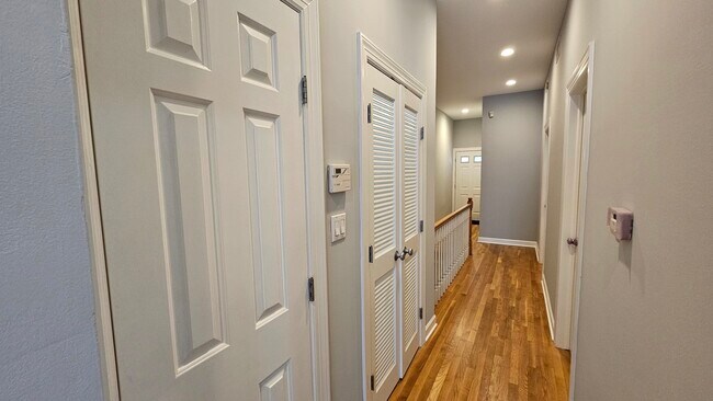 Building Photo - 509 N Hartland Ct