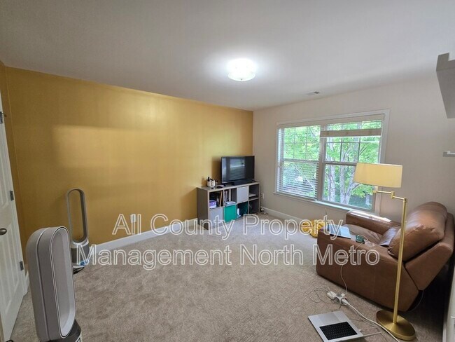 Building Photo - 1160 Sterling Brooke Dr