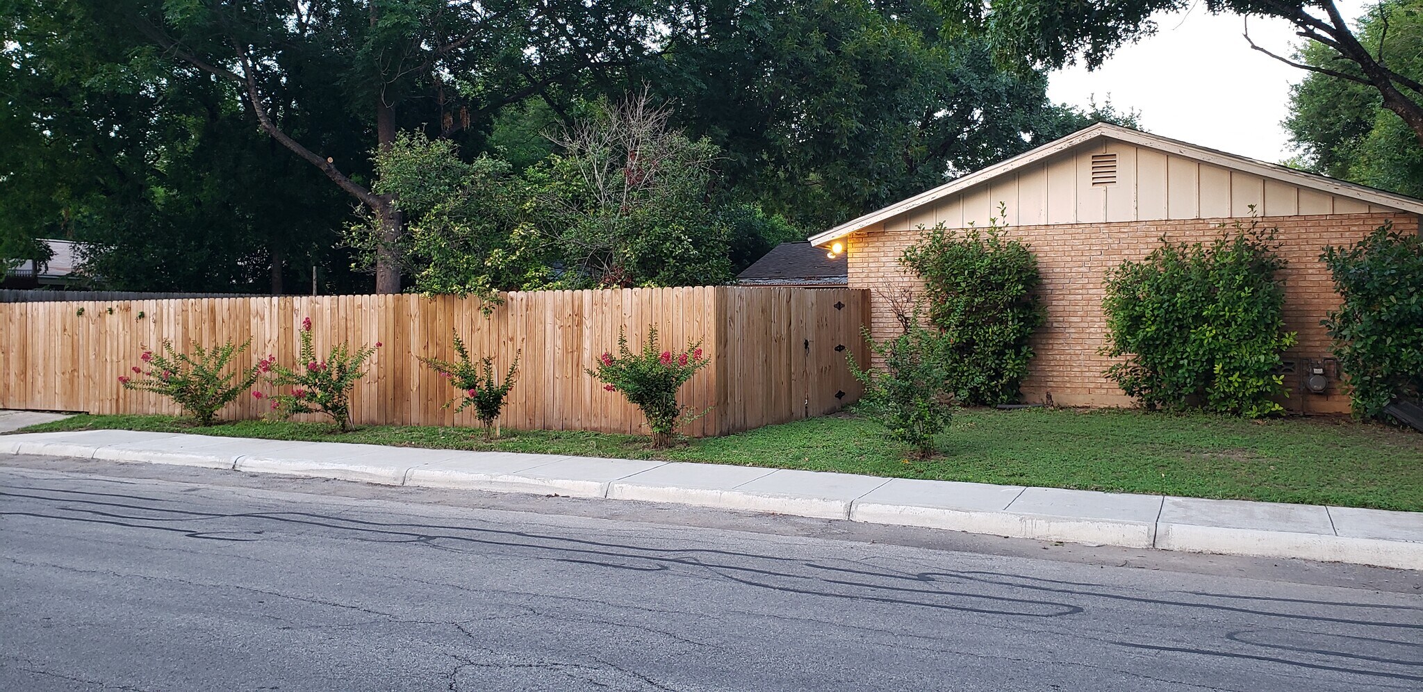 Side view - 4103 Willow Green Drive