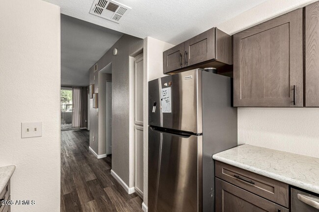 Building Photo - 1825 W Ray Rd