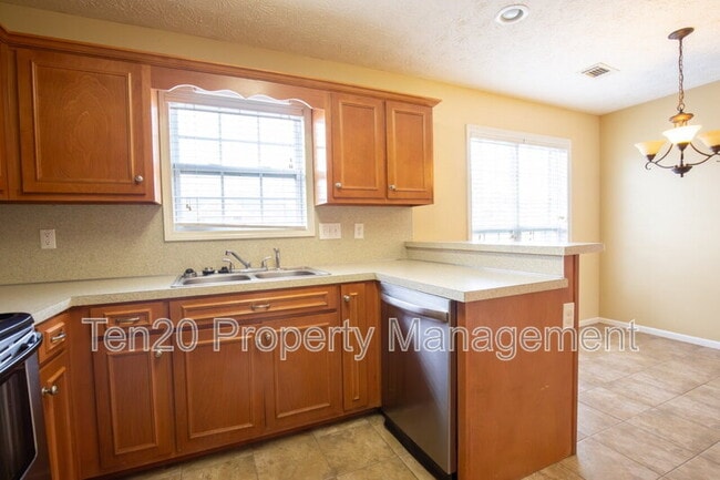 Building Photo - 25 Kalin St