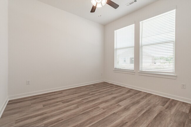 Building Photo - 429 W Gosling Isle
