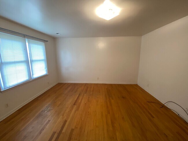 Building Photo - 208 Rosemont Dr