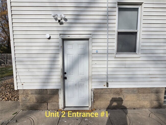 Building Photo - 3658 W 58th St