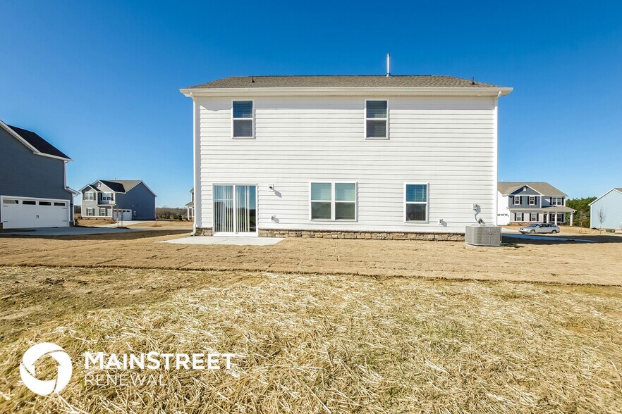 Building Photo - 2132 Vecchio Dr