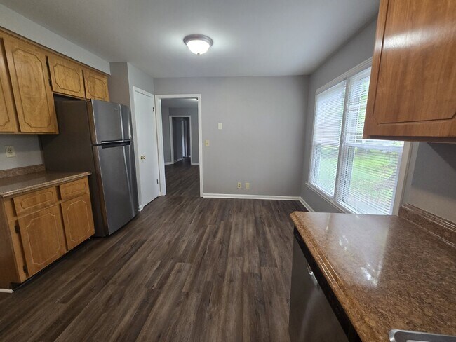 Building Photo - 204 Centennial Dr