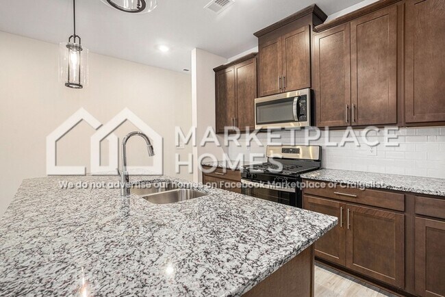 Building Photo - 2105 Avalon Rdg