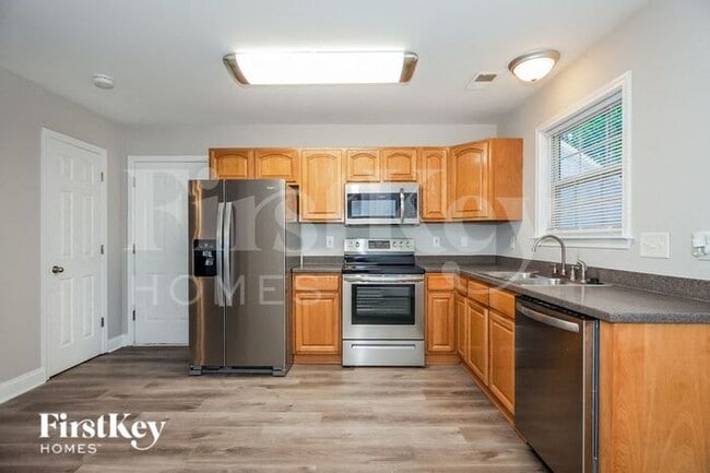 Building Photo - 2537 Terra Dr