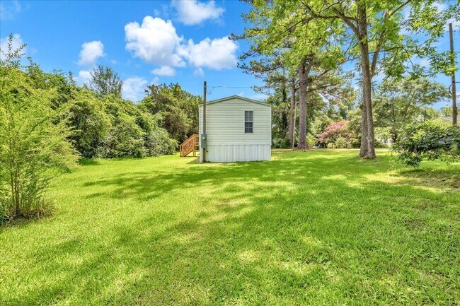 Building Photo - 2 Bedroom 2 Bathroom Home