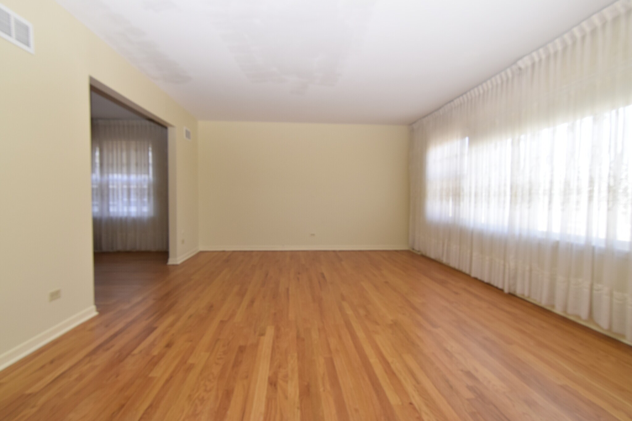 Building Photo - 5025 Carol St