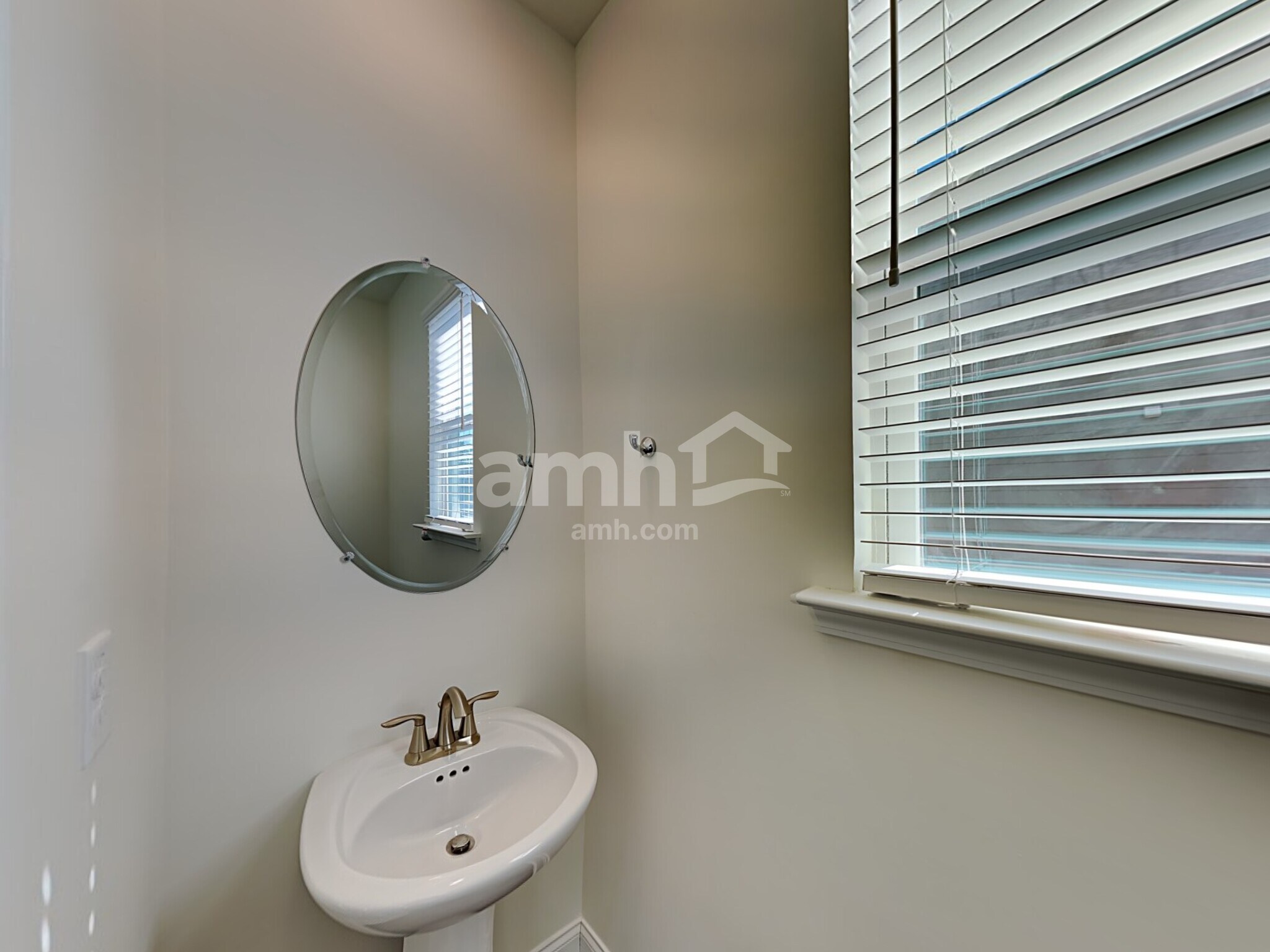 Building Photo - 869 Headland Wy