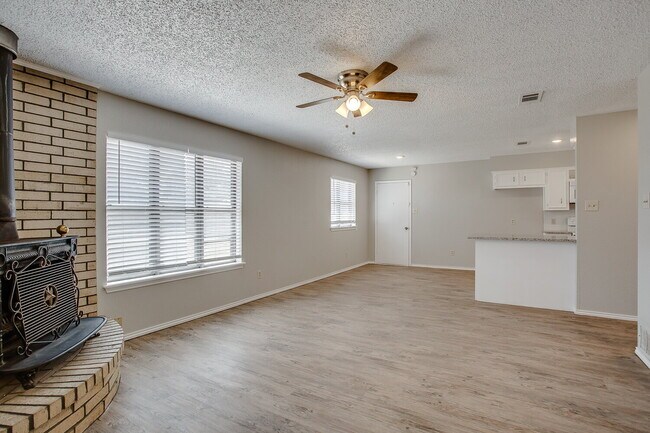 Building Photo - Very Nice 3 Bedroom in Wolfforth!