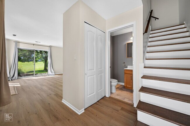 Building Photo - 7922 Knottingham Cir