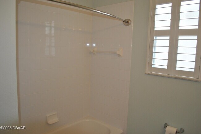 Building Photo - 128 Centennial Park Dr