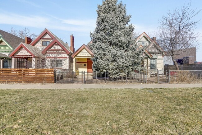 Primary Photo - $2,495, 2-bed, 1-bath Victorian in the hea...