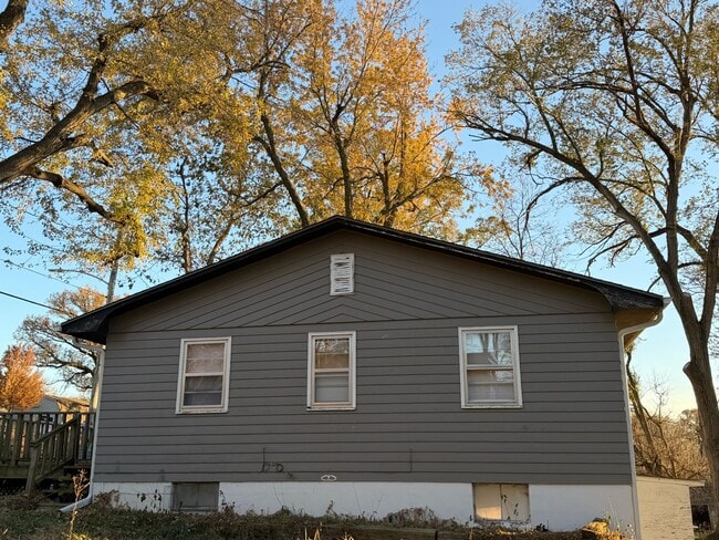 Building Photo - 312 Hill St