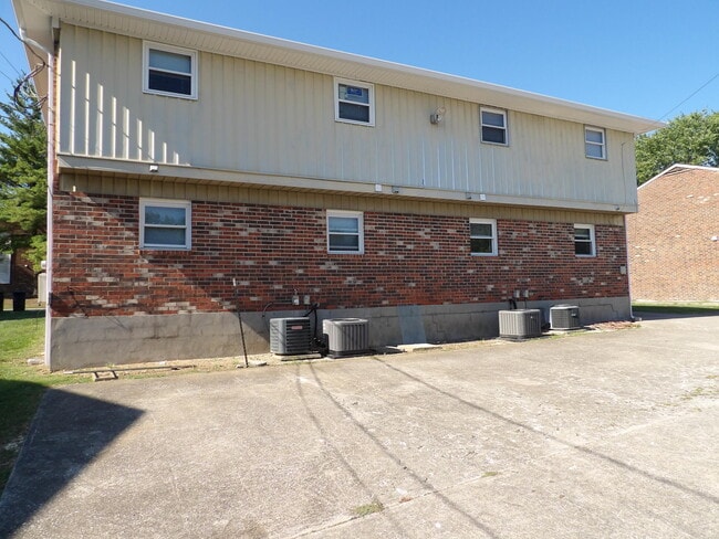 Building Photo - 433 Harrodswood Rd