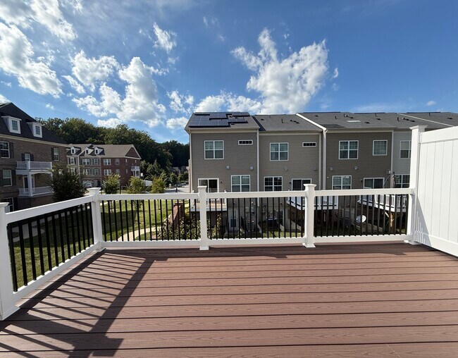 Building Photo - 4721 Six Forks Dr