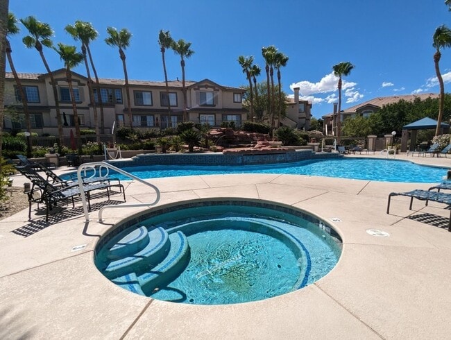 Building Photo - 9901 Trailwood Dr