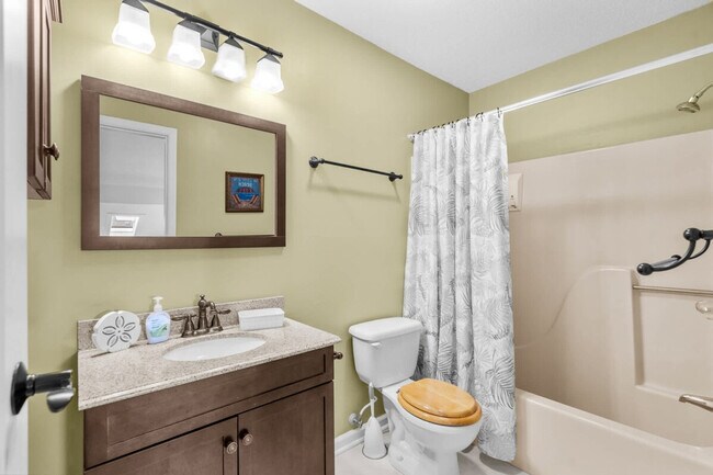 Building Photo - 1890E Auburn Ln