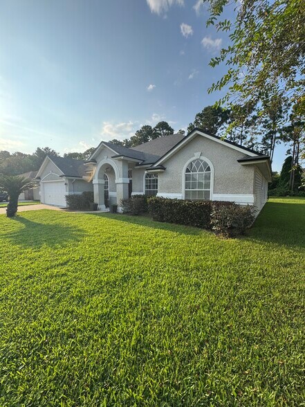 Building Photo - 12033 Walkers Glen Ln N