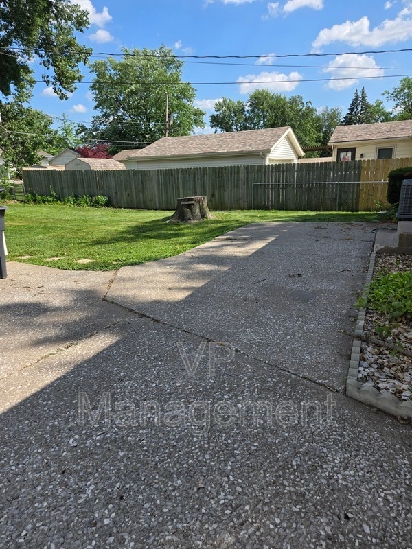 Building Photo - 3433 Somerset Dr