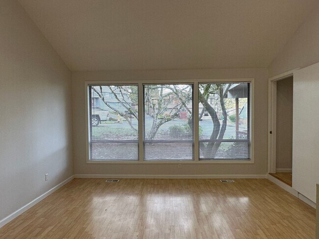 Building Photo - Large 4 Bed, 2.5 Bath House! Landscaping Included!