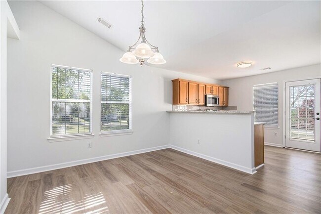 Building Photo - 430 Fairlawn Dr