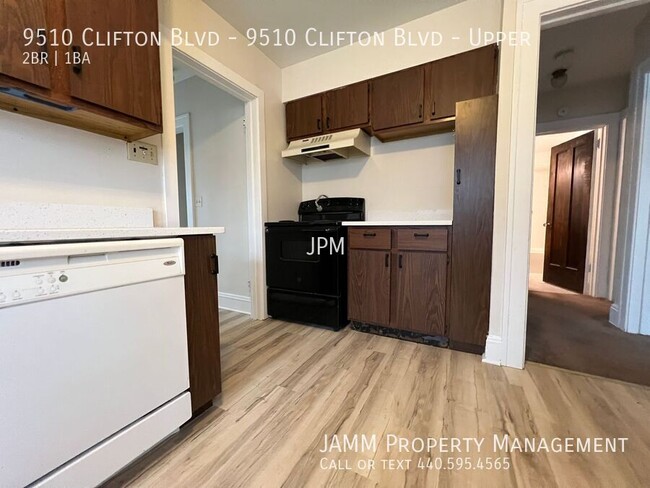 Building Photo - Updated 2 Bedroom Unit in Cleveland!