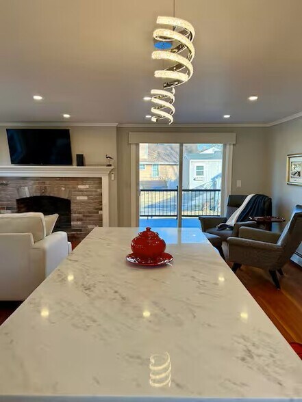 Island - 38 Wychunas Ave