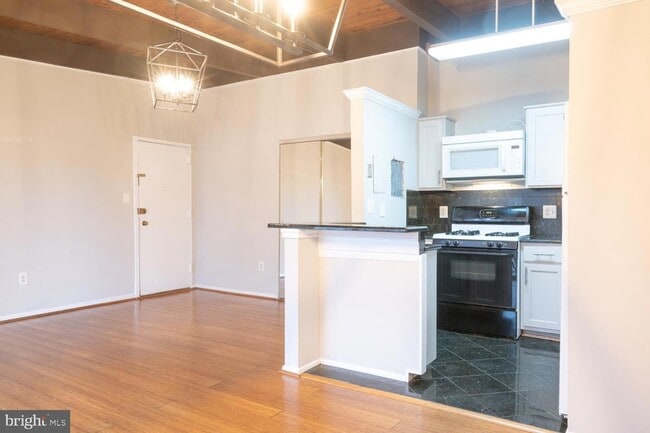 Building Photo - 7857 Enola St