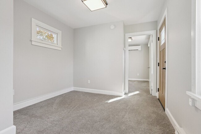 Building Photo - 9 Haigh Ave