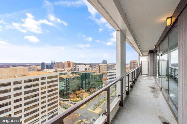Building Photo - 1650 Silver Hill Dr