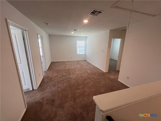 Building Photo - 10646 Vinateros Dr
