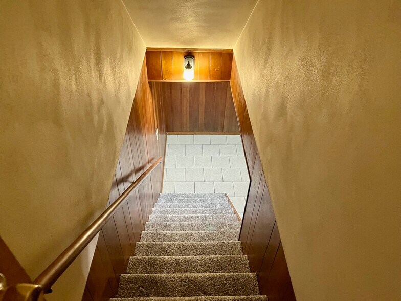 Building Photo - 221 Eisenhower Dr