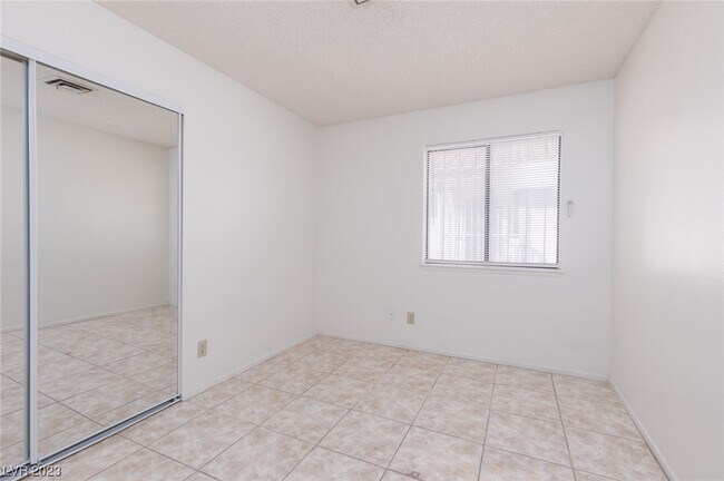 Building Photo - 8432 Mulcahy Ave