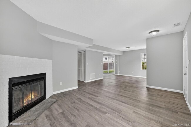 Building Photo - 2722 Whispering Hills Dr