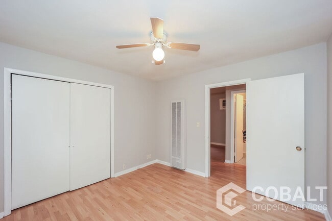 Building Photo - 905 Greenwood Ave NE