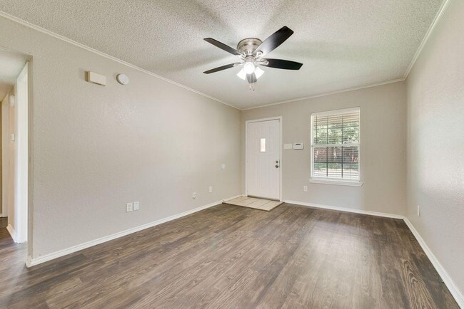 Building Photo - 512 Thomas Trail