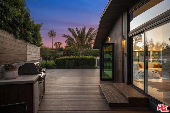 Building Photo - 344 Arno Way