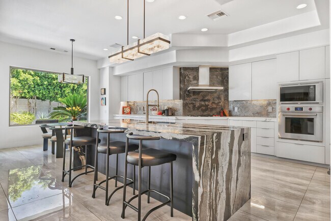 Building Photo - 4 Mesquite Ridge Ln